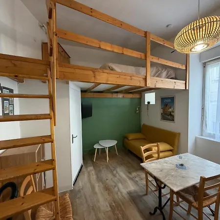 Le Roi Rene Cosy Et Confortable Centre Entre Gare Et Chateau Apartment *